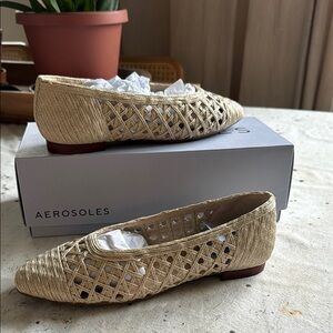 AEROSOLES Women's Natural Woven Loafers